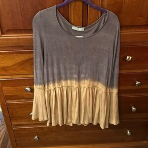 FABULOUS gold and tan color block top. Babydoll fit. Bell sleeves.